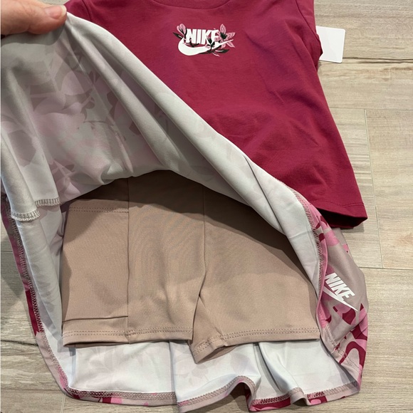 NWT Nike Kids Girls' Club T-Shirt and Skort, 2-Piece Set Floral Design Size 4T - Picture 6 of 10